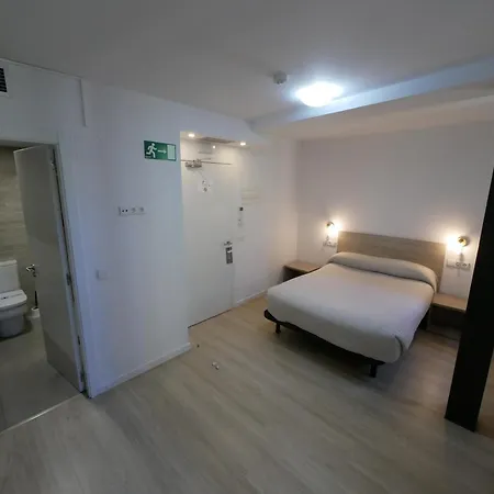 Myro Hotel 2*